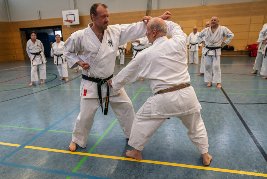Bunkai Manji Uke im Karate Grundlagentraining Bous, Roman Adam, Gottfried Graebner
